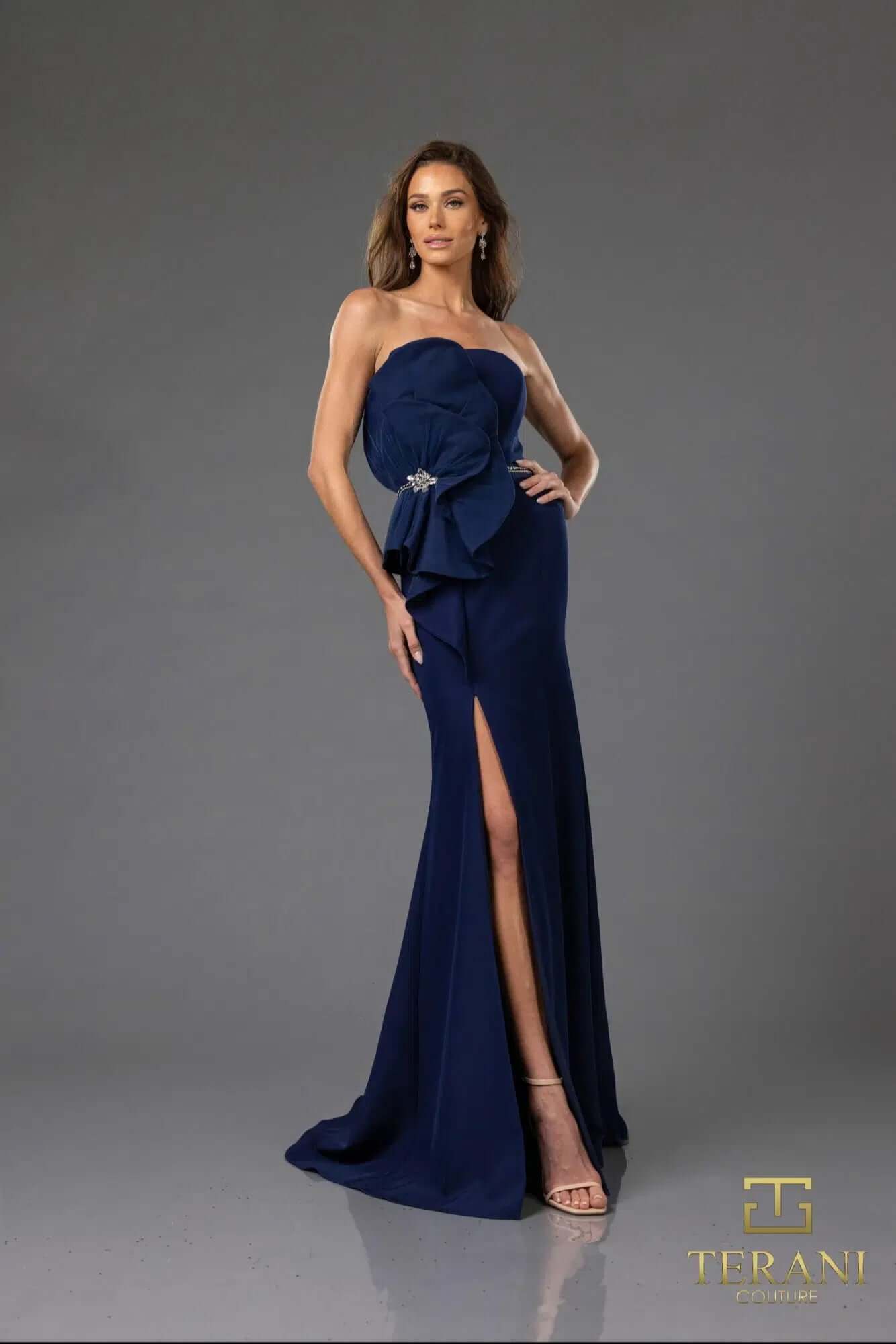 251E4631 TERANI Stretch Satin Sleeveless Fit And Flare Evening Dress