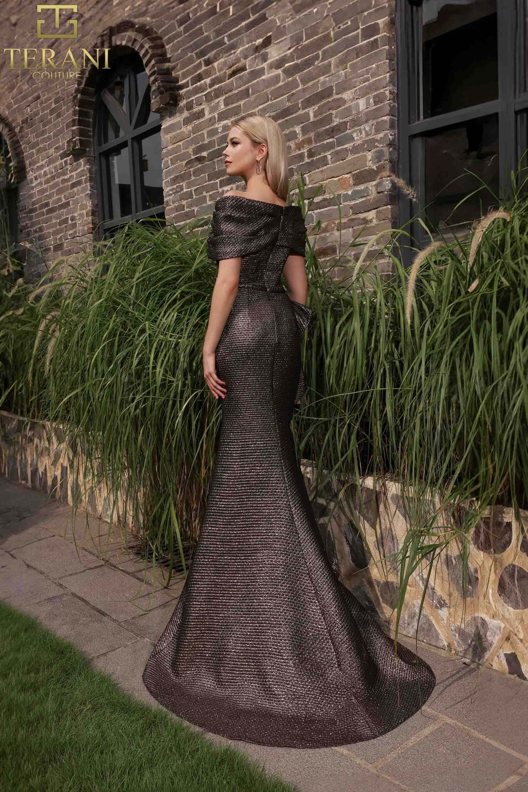 251M4448 TERANI Off The Shoulder Metallic Jacquard Long Trumpet Dress