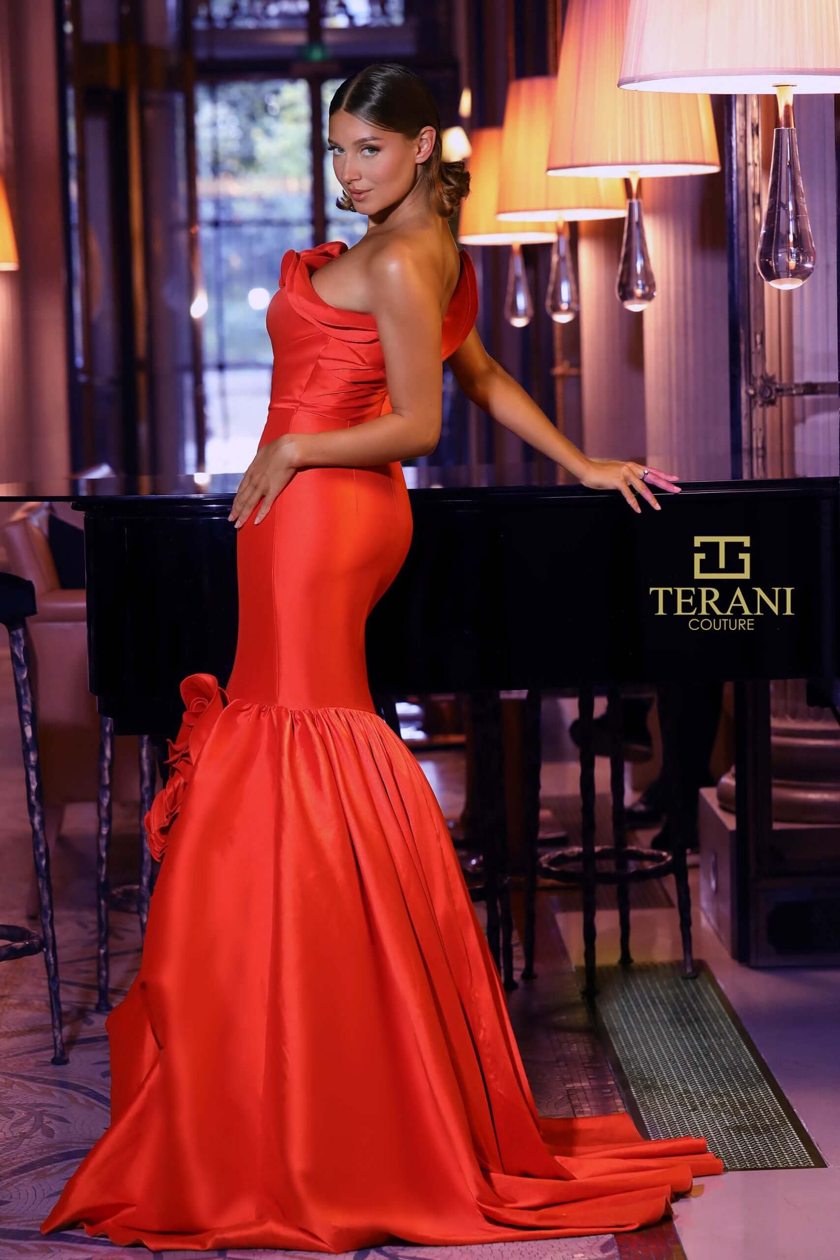 251E4272 TERANI Trumpet Mikado Asymmetrical Sleeveless Evening Dress