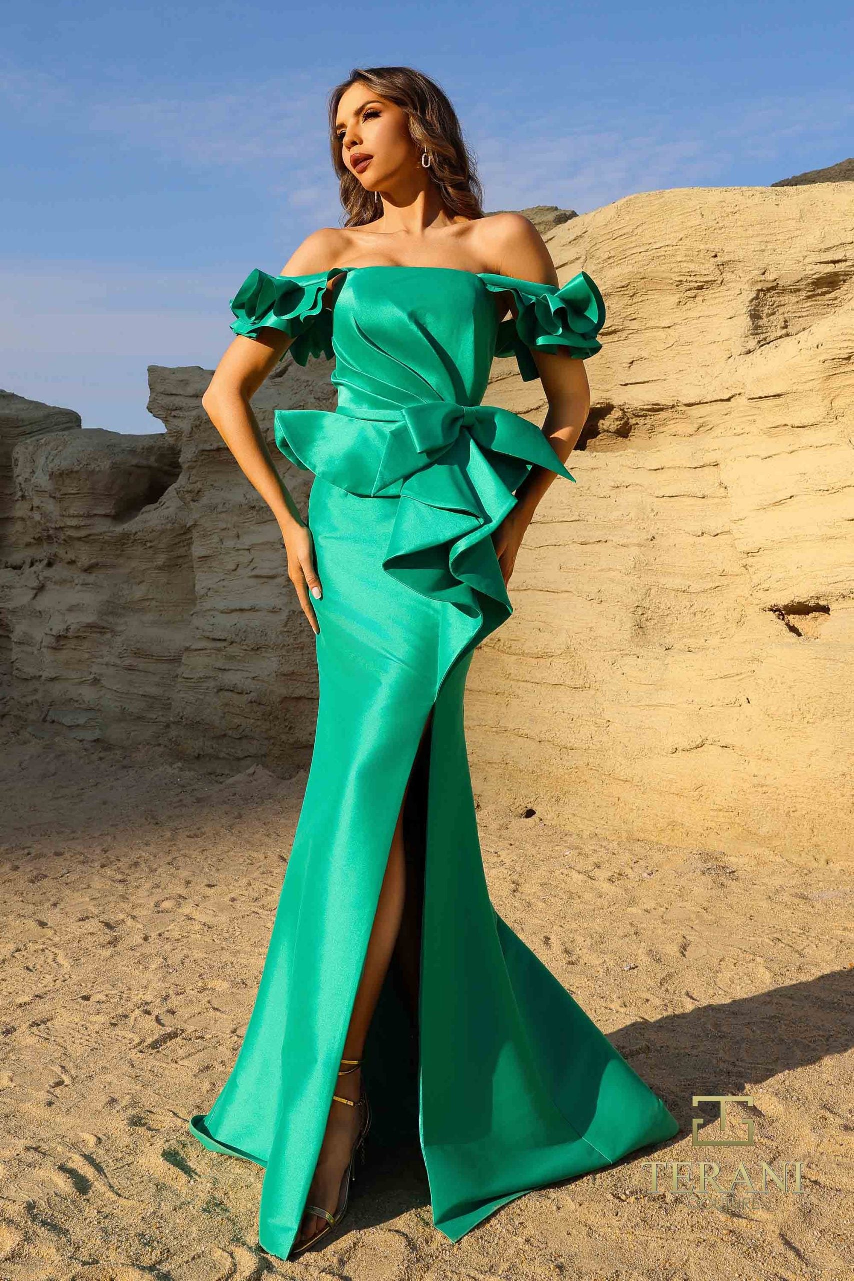 252E5173 – Fit and Flare Long Evening Dress