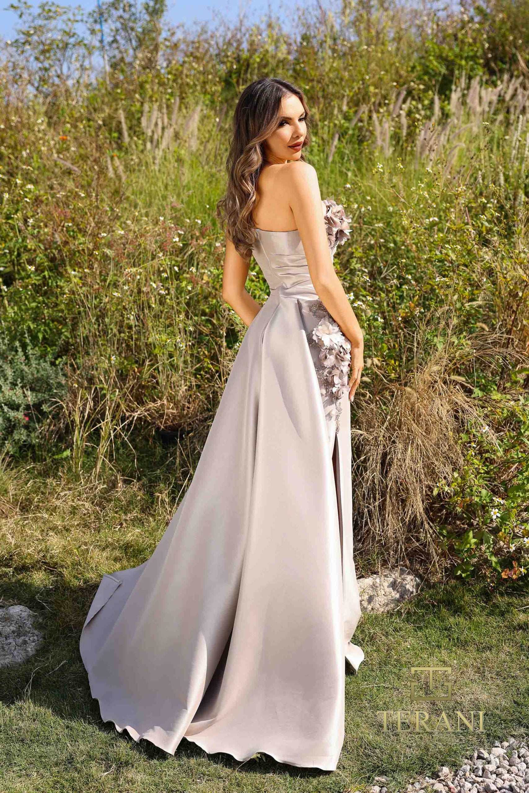 252E5116 – Fit and Flare Long Evening Dress
