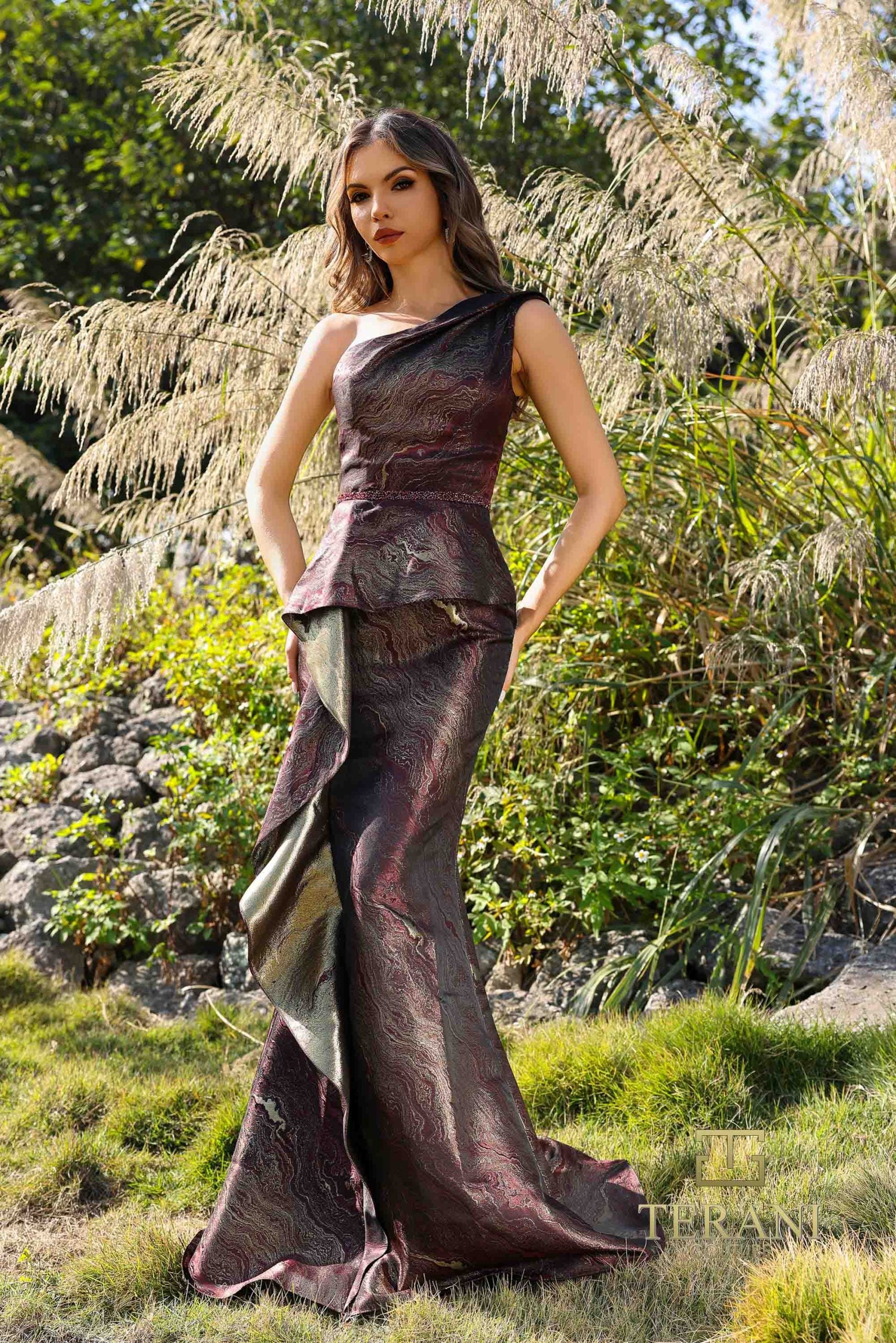 252E5159 – Fit and Flare Long Evening Dress