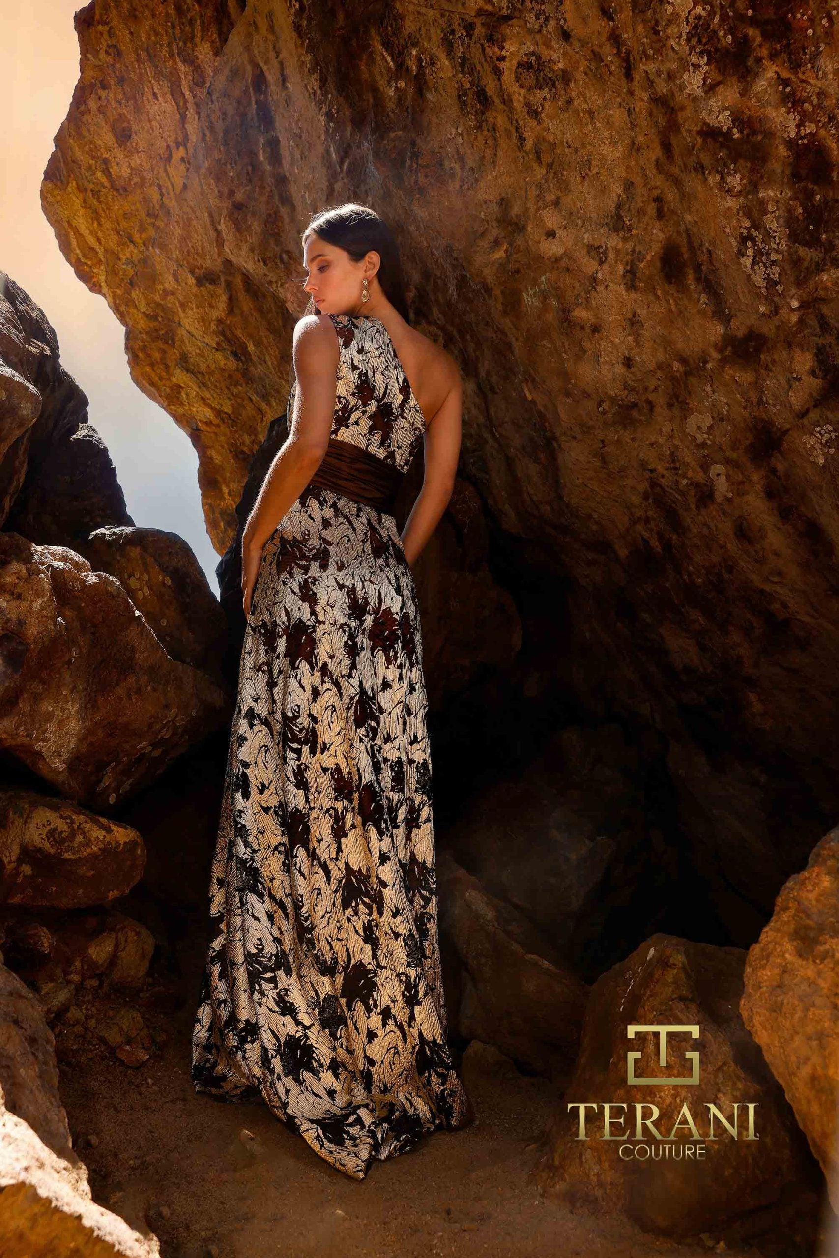252E5167 – Fit and Flare Long Evening Dress