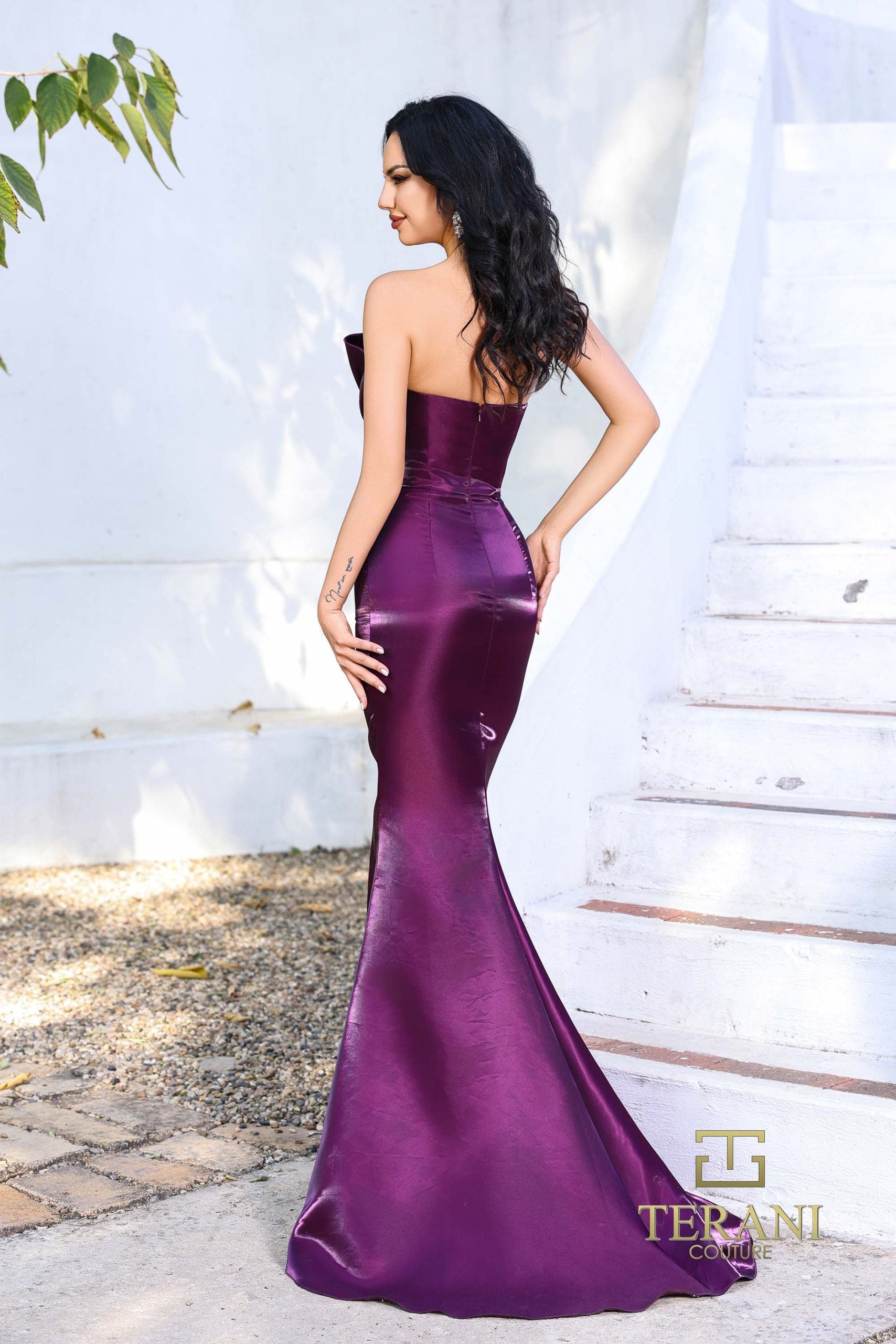 252E5513 – Fit and Flare Long Evening Dress