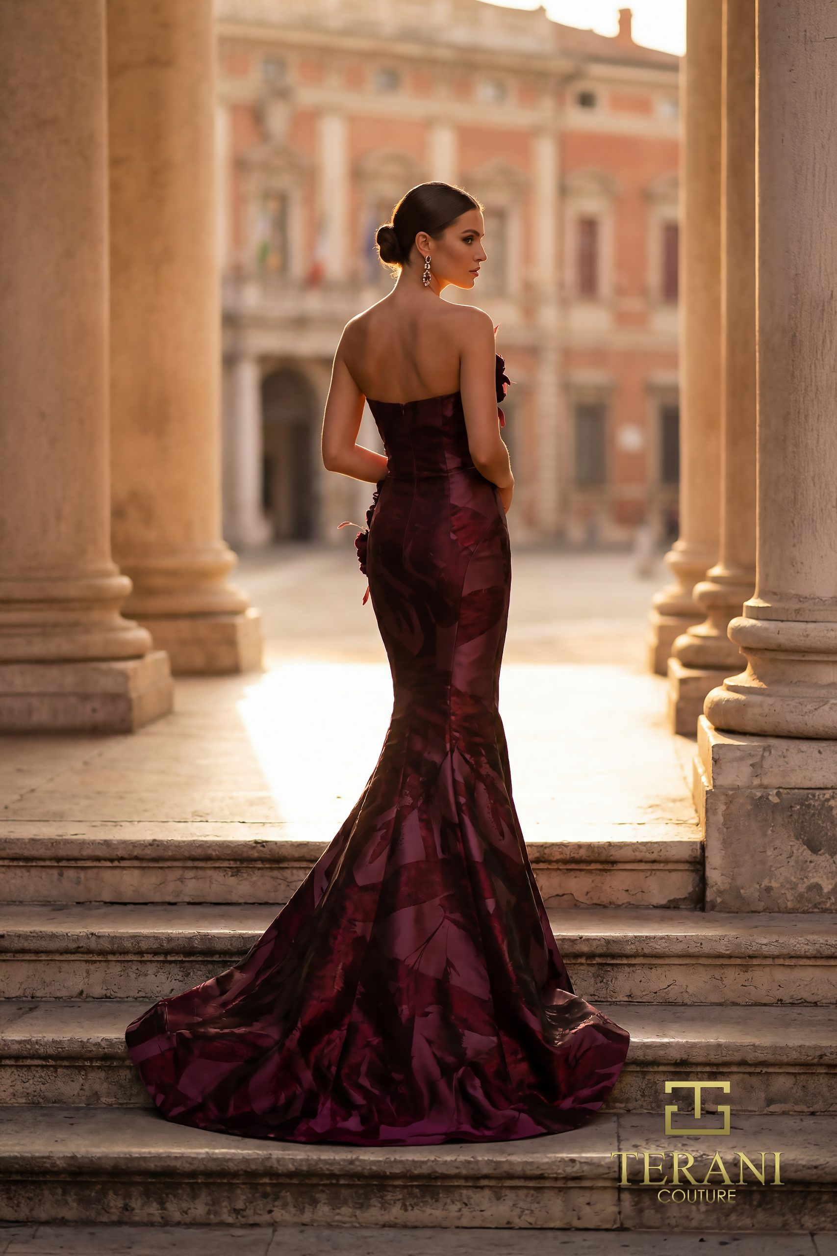 Straight Neck Shimmer Jacquard Mermaid Gown